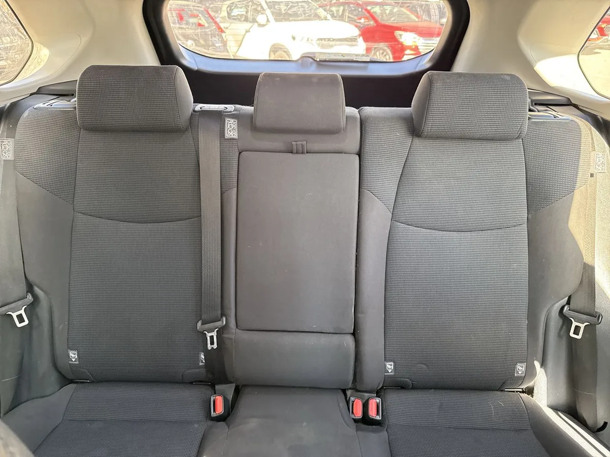 Toyota Rav 4 2.0 Le 4x2 Mt 5p año 2021