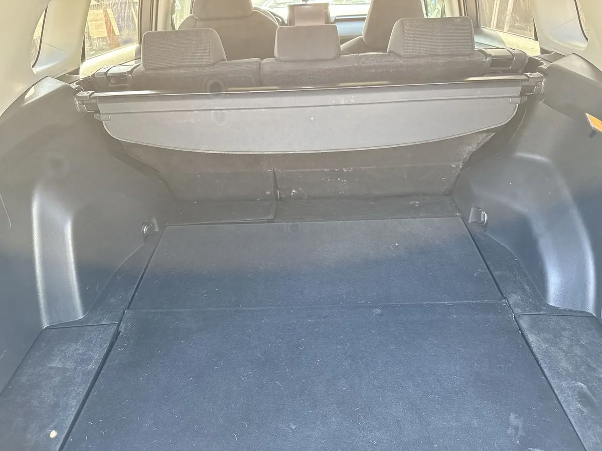 Toyota Rav 4 2.0 Le 4x2 Mt 5p año 2021