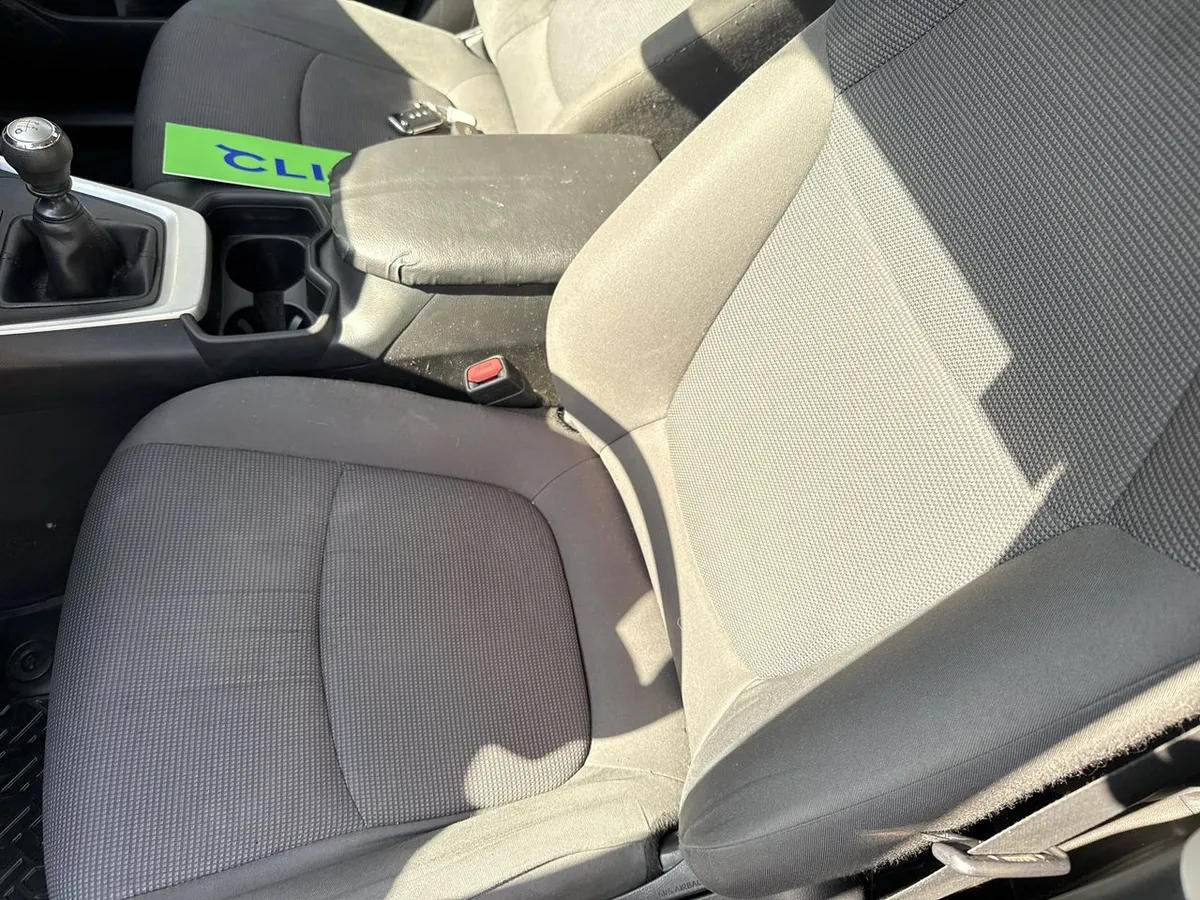 Toyota Rav 4 2.0 Le 4x2 Mt 5p año 2021
