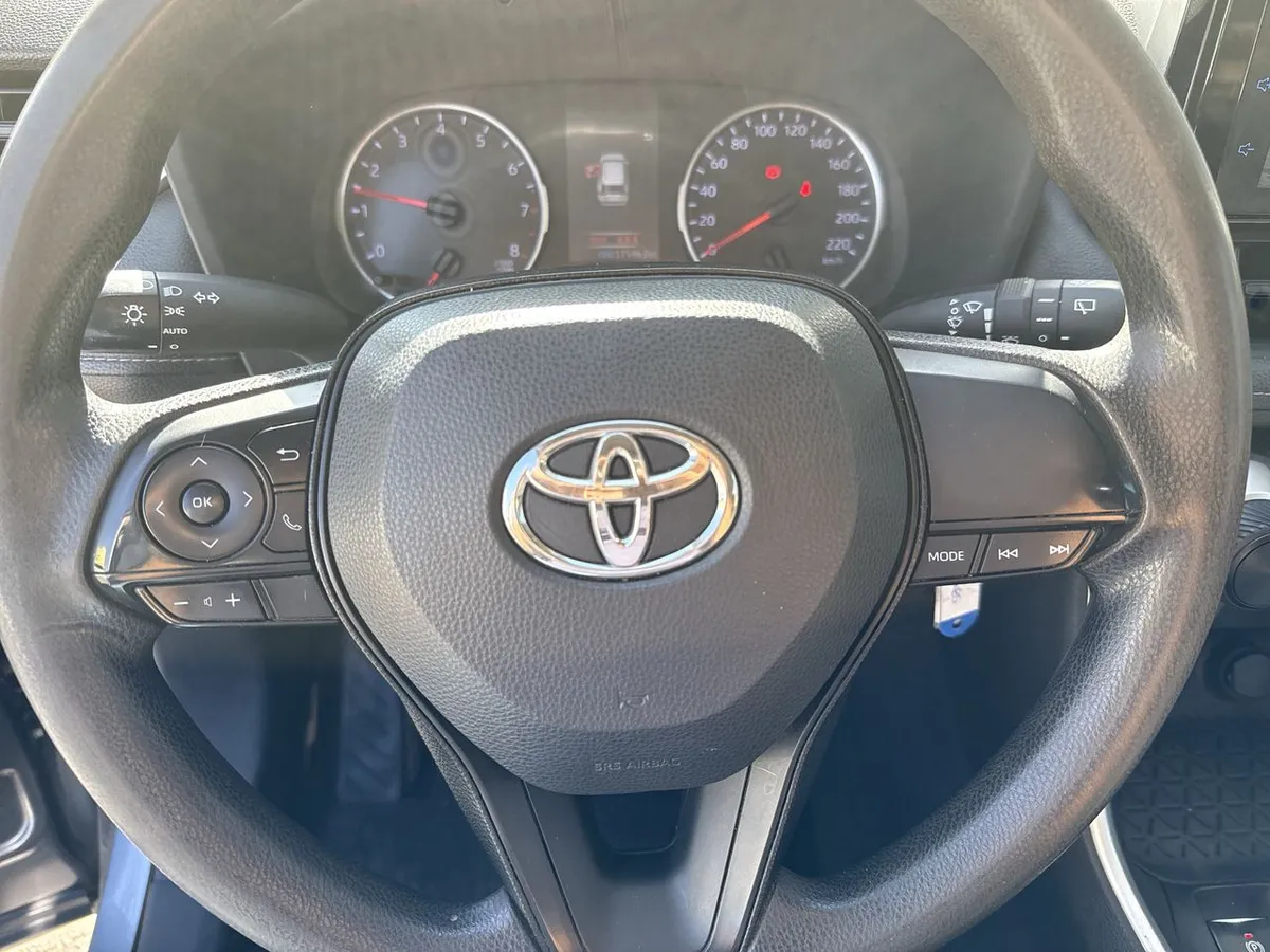 Toyota Rav 4 2.0 Le 4x2 Mt 5p año 2021
