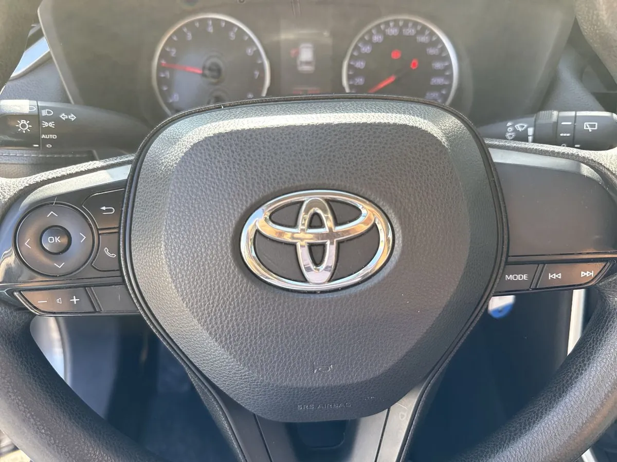 Toyota Rav 4 2.0 Le 4x2 Mt 5p año 2021