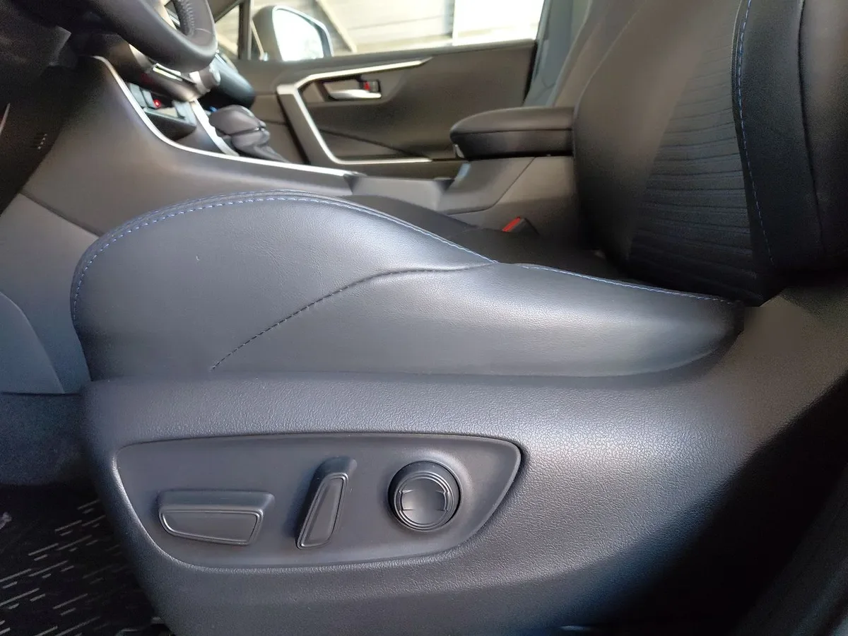 Toyota Rav 4 2.5 Xse Hybrid 4x2 Cvt At 5p año 2025