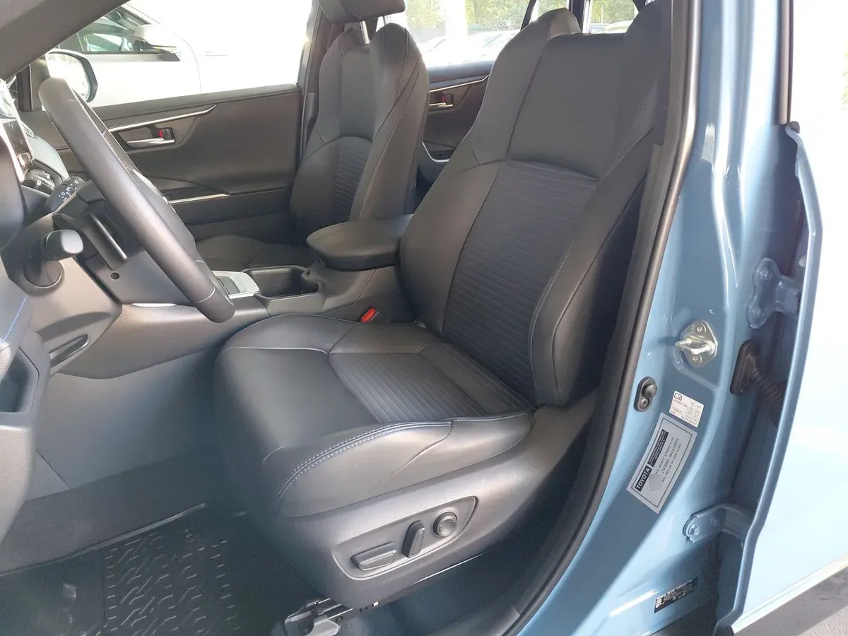 Toyota Rav 4 2.5 Xse Hybrid 4x2 Cvt At 5p año 2025