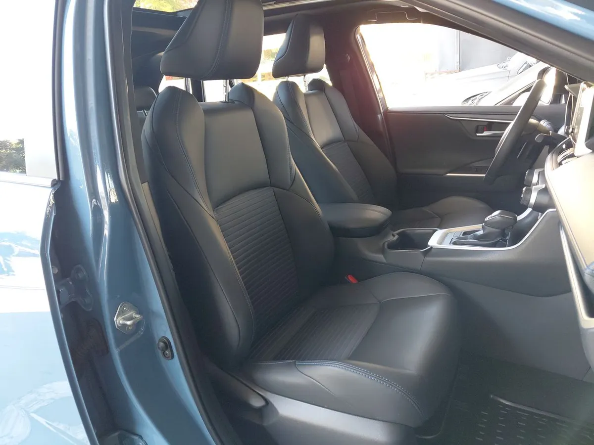 Toyota Rav 4 2.5 Xse Hybrid 4x2 Cvt At 5p año 2025