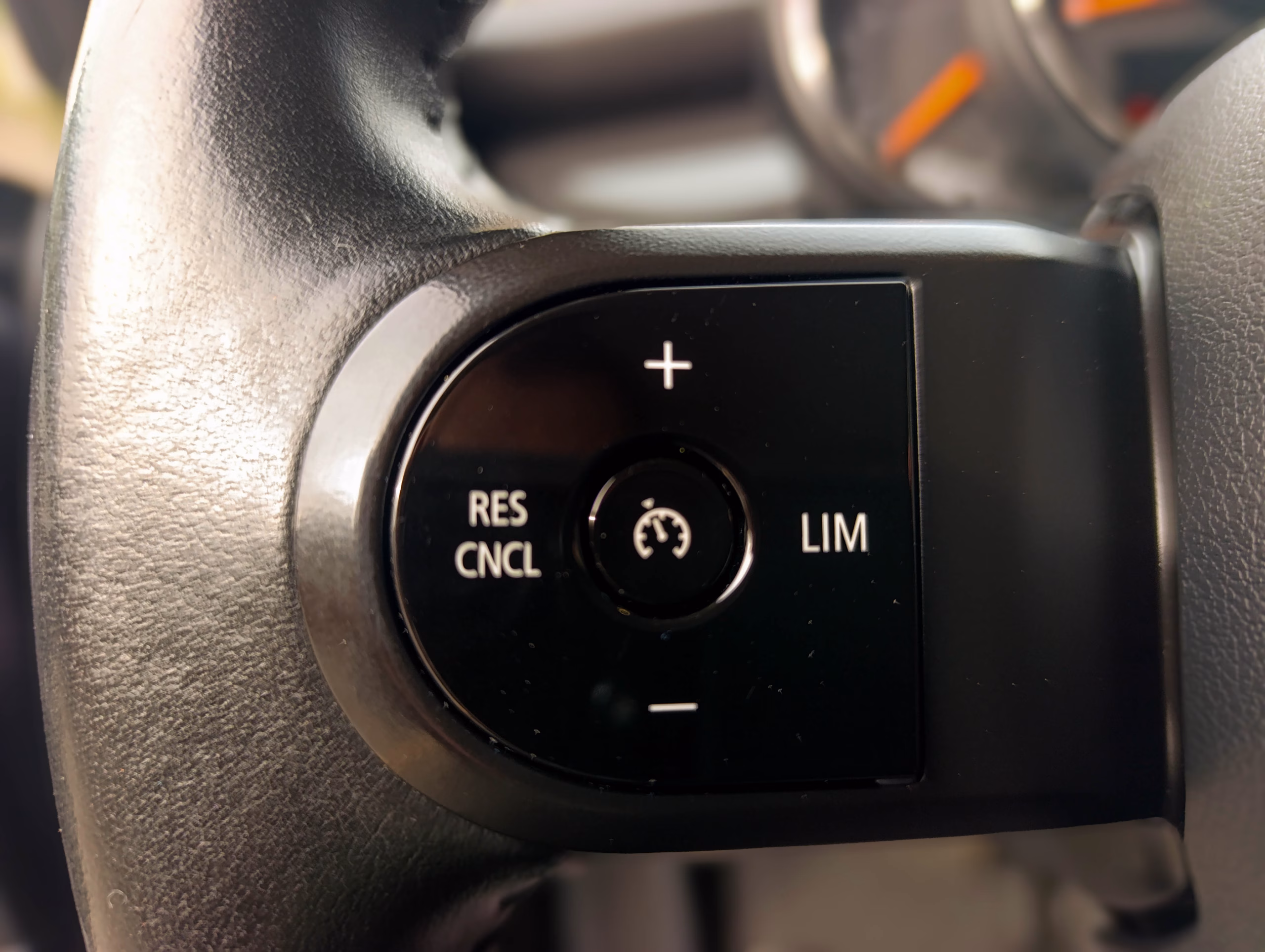 Mini Cooper Essential año 2023