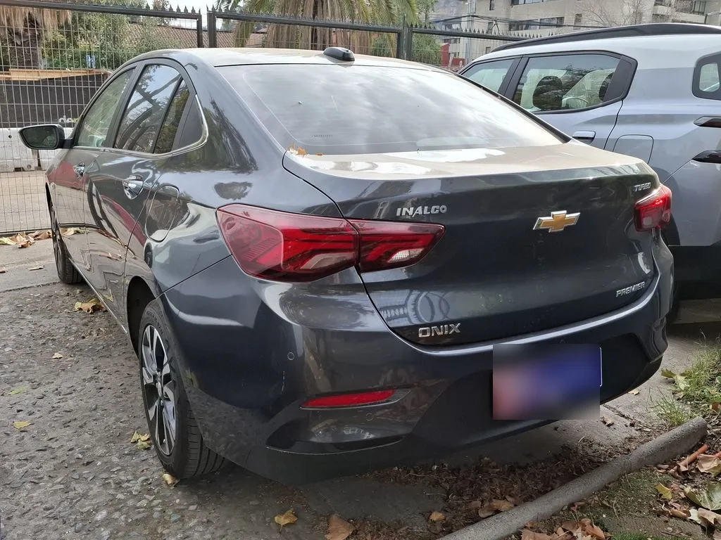 Chevrolet Onix 1.0t Premier S 4x2 Hb At 5p año 2025