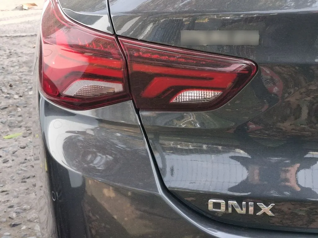 Chevrolet Onix 1.0t Premier S 4x2 Hb At 5p año 2025
