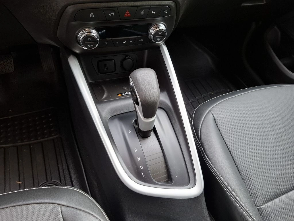 Chevrolet Onix 1.0t Premier S 4x2 Hb At 5p año 2025