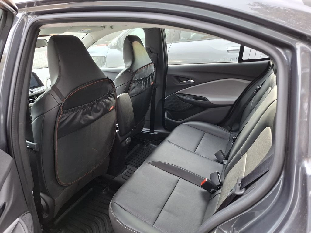 Chevrolet Onix 1.0t Premier S 4x2 Hb At 5p año 2025