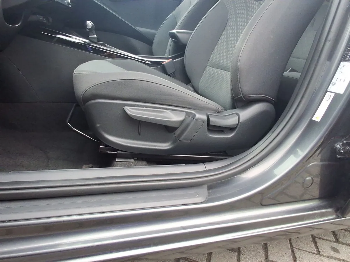 Kia Niro 1.6l Gdi Lx Hev Hybrid 4x2 6dct At 5p año 2023