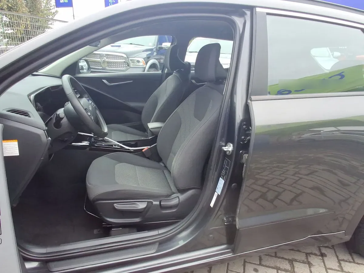 Kia Niro 1.6l Gdi Lx Hev Hybrid 4x2 6dct At 5p año 2023