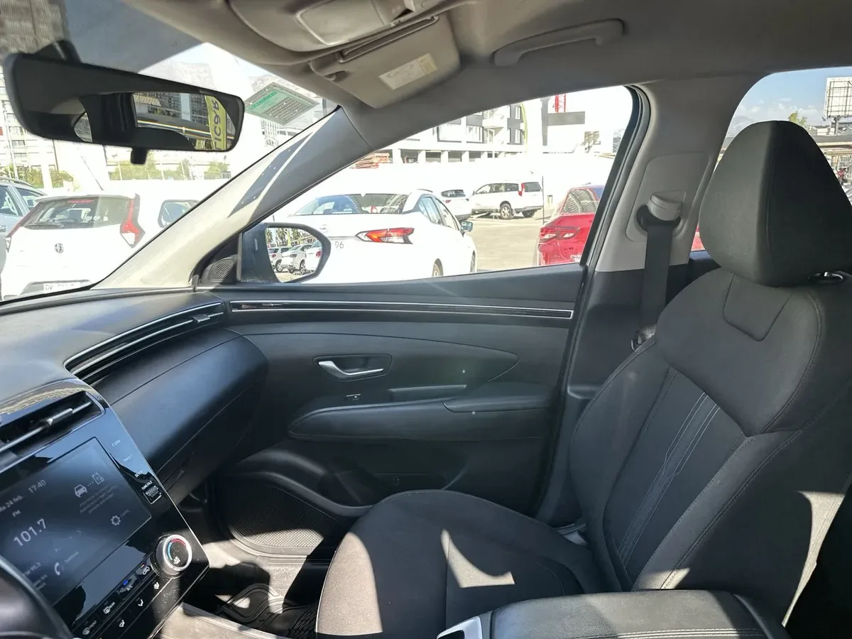 Hyundai Tucson 2.0 Nx4 Plus 2wd At 5p año 2024