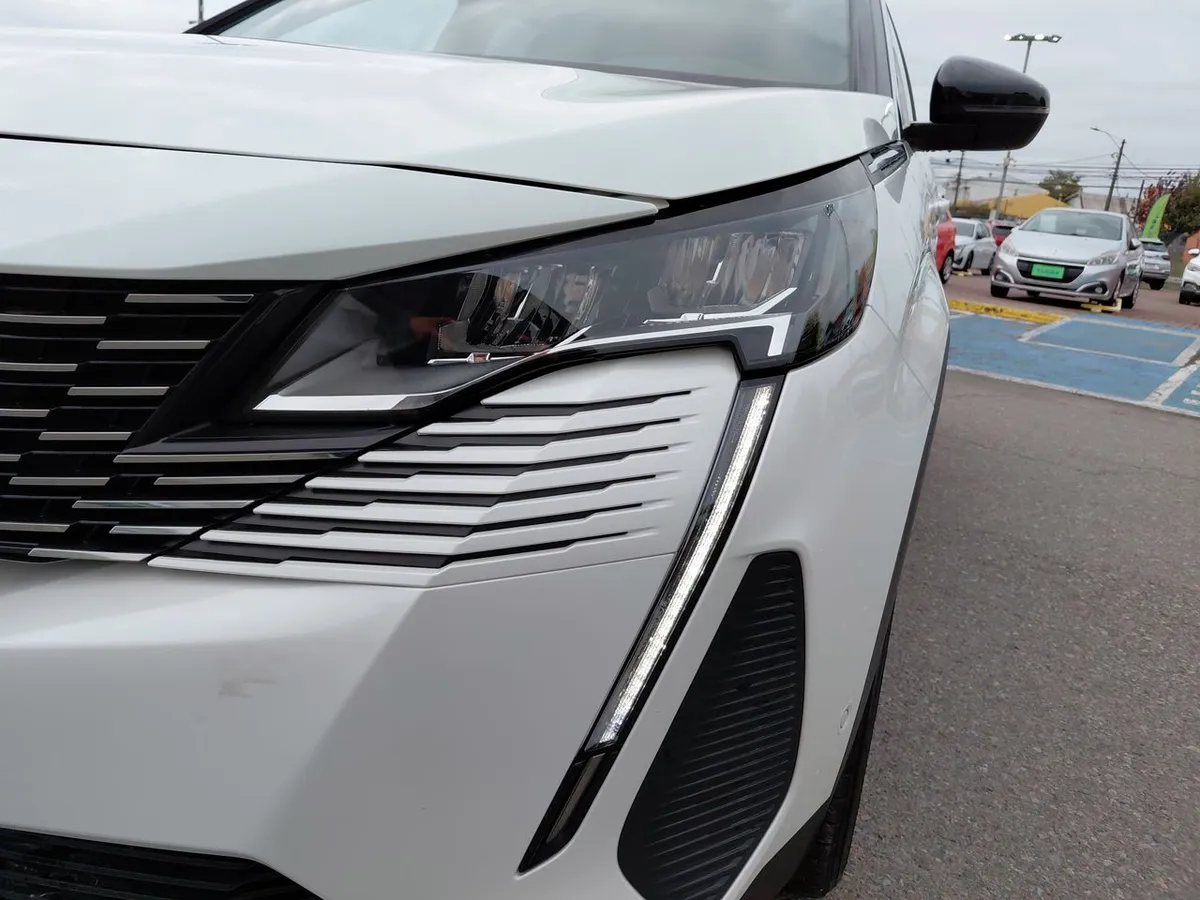 Peugeot 3008 1.5 Allure Pack Bluehdi 130 4x2 Eat8 5p año 2024