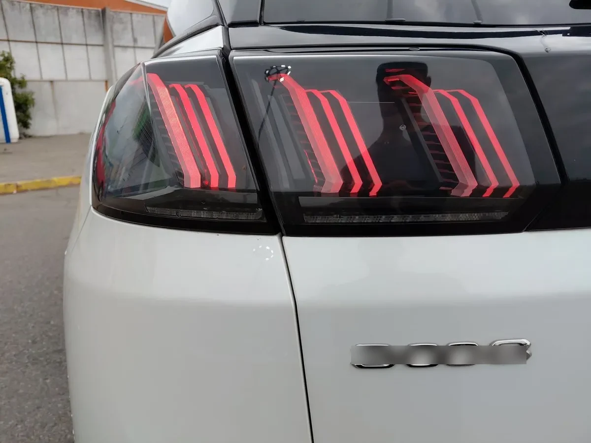 Peugeot 3008 1.5 Allure Pack Bluehdi 130 4x2 Eat8 5p año 2024