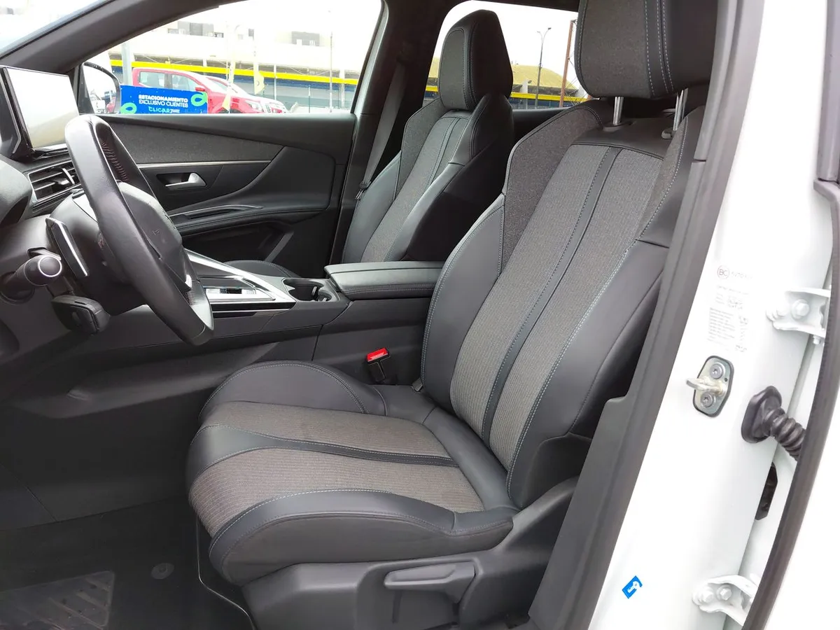 Peugeot 3008 1.5 Allure Pack Bluehdi 130 4x2 Eat8 5p año 2024