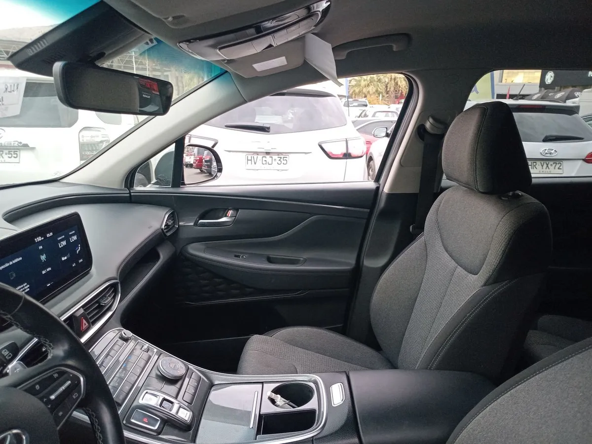 Hyundai Santa Fe 2.2 Value Fl Crdi Diesel 4wd At 5p año 2022