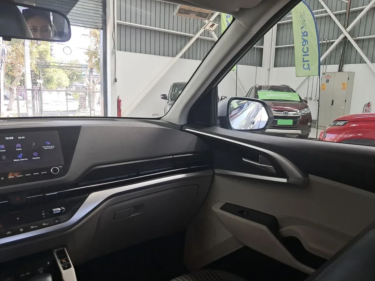 Kia Carens 1.4l Ex Turbo-Gdi Full 4x2 7dct At 5p año 2024