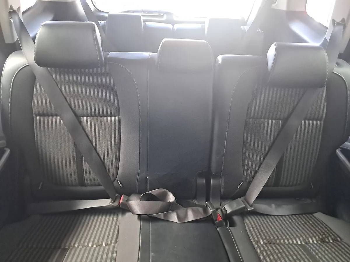 Kia Carens 1.4l Ex Turbo-Gdi Full 4x2 7dct At 5p año 2024