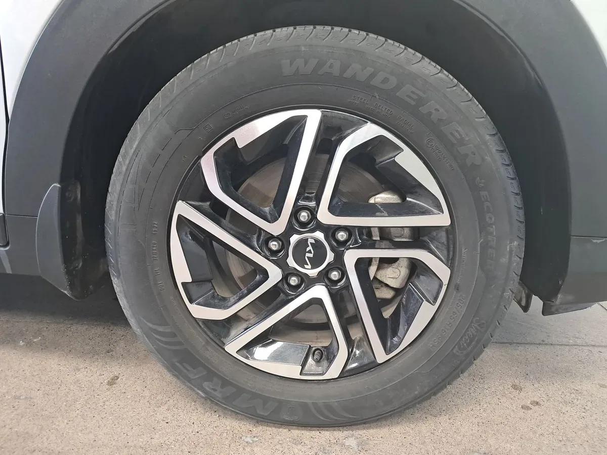 Kia Carens 1.4l Ex Turbo-Gdi Full 4x2 7dct At 5p año 2024