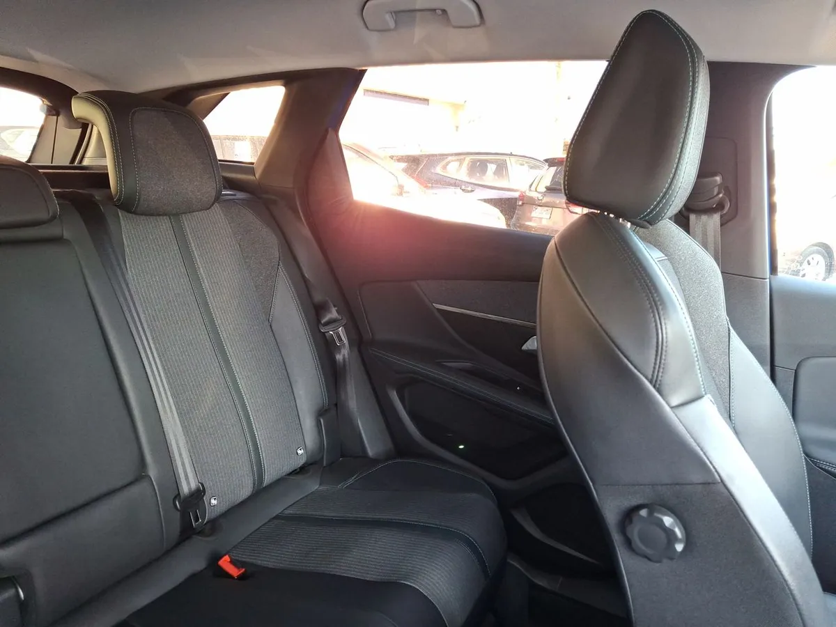 Peugeot 3008 1.5 Allure Pack Bluehdi 4x2 130 Eat8 5p año 2022