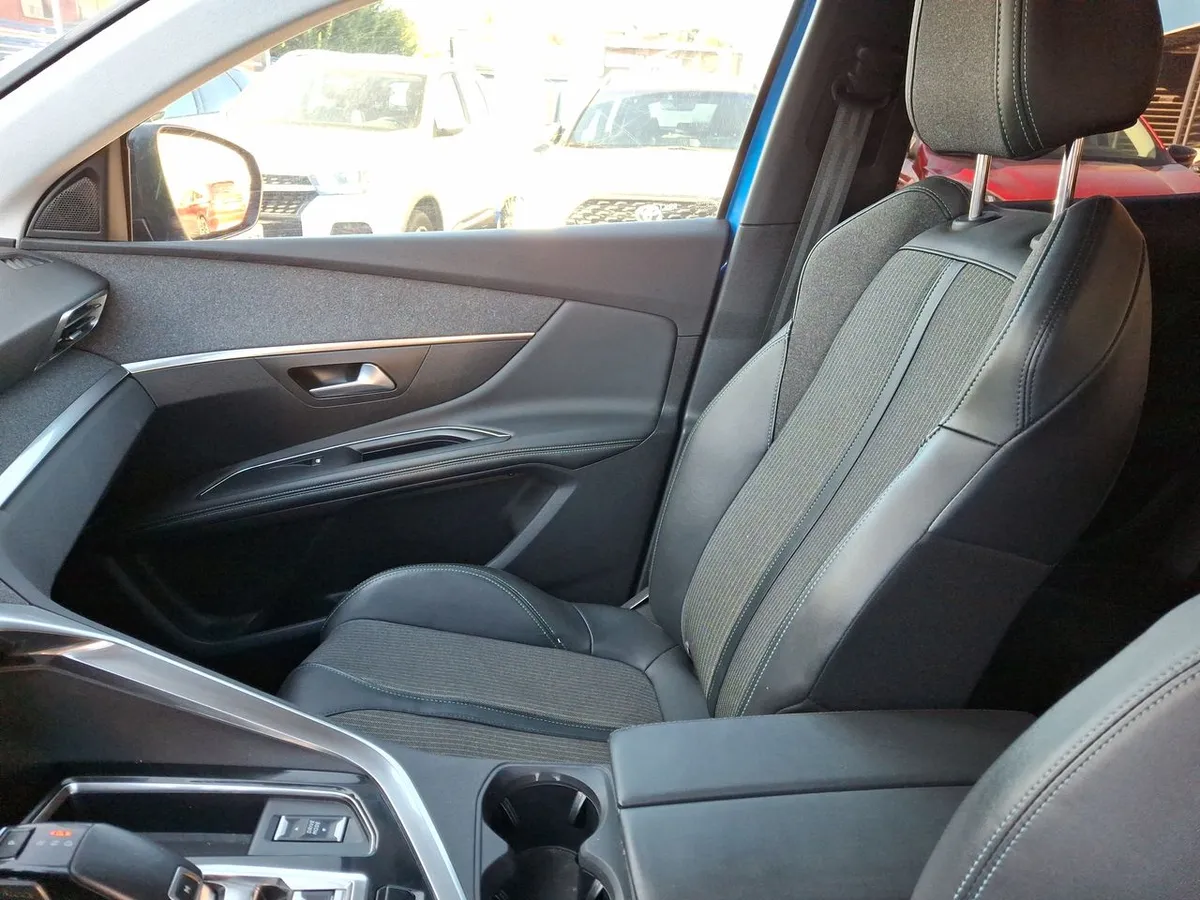 Peugeot 3008 1.5 Allure Pack Bluehdi 4x2 130 Eat8 5p año 2022