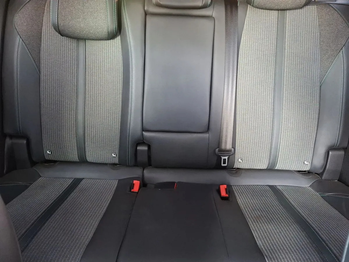 Peugeot 3008 1.5 Allure Pack Bluehdi 4x2 130 Eat8 5p año 2022