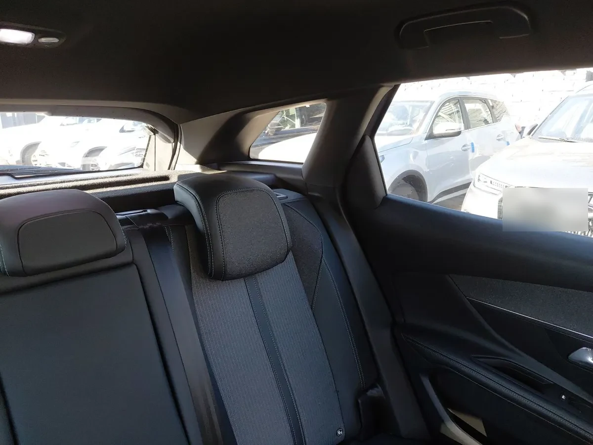 Peugeot 3008 1.5 Allure Pack Bluehdi 130 4x2 Eat8 5p año 2024