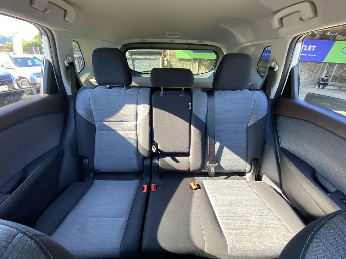 Nissan X-Trail 2.5 Sense 4x2 3row Cvt At 5p año 2024
