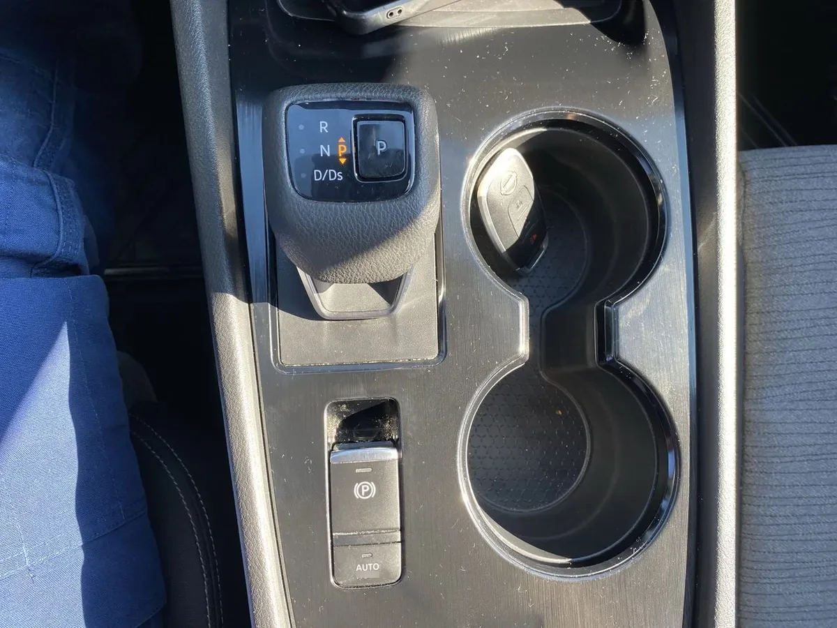 Nissan X-Trail 2.5 Sense 4x2 3row Cvt At 5p año 2024