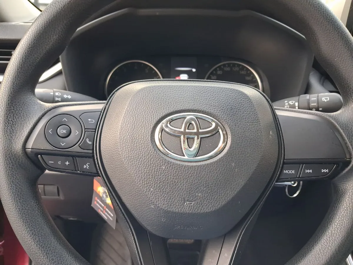 Toyota Rav 4 2.0 Le 4x2 Cvt At 5p año 2024