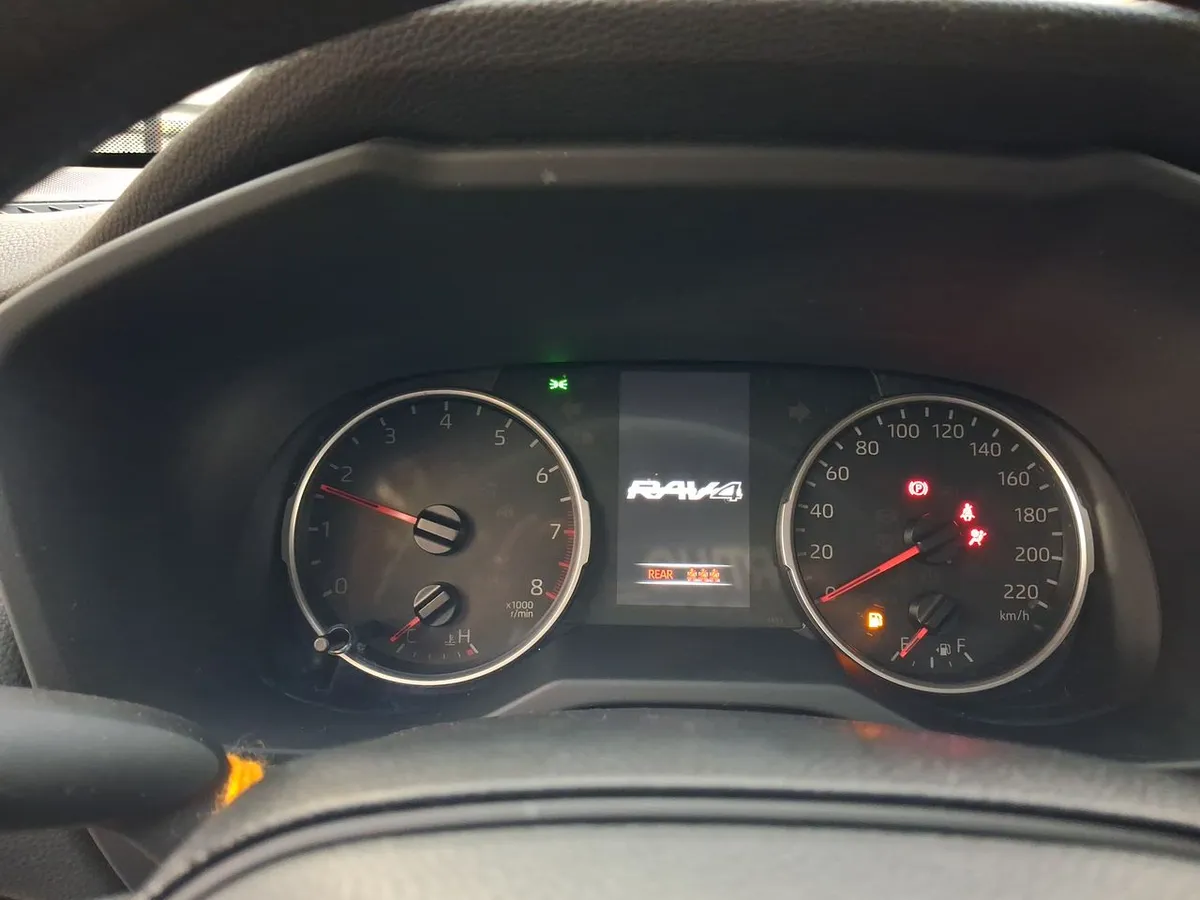 Toyota Rav 4 2.0 Le 4x2 Cvt At 5p año 2024