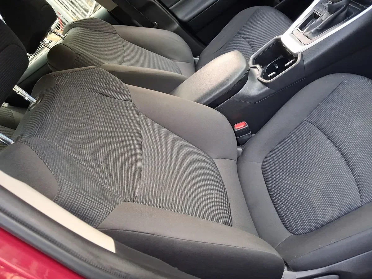 Toyota Rav 4 2.0 Le 4x2 Cvt At 5p año 2024