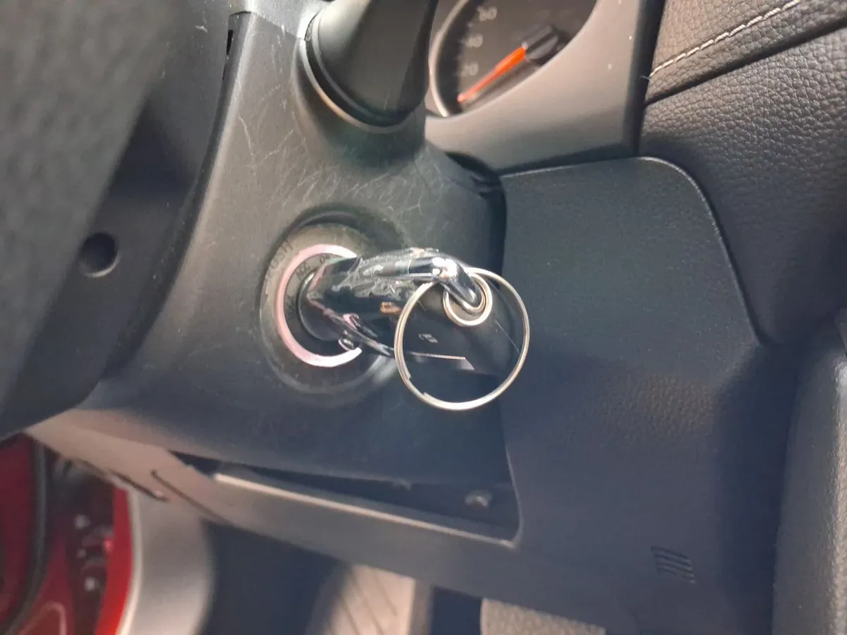 Toyota Rav 4 2.0 Le 4x2 Cvt At 5p año 2024