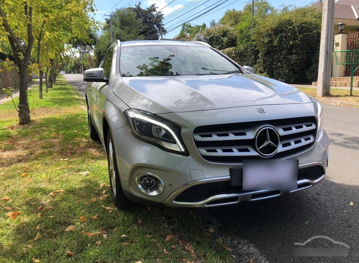 MERCEDES BENZ GLA200 1.6 At Diesel año 2018