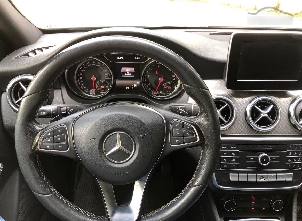 MERCEDES BENZ GLA200 1.6 At Diesel año 2018