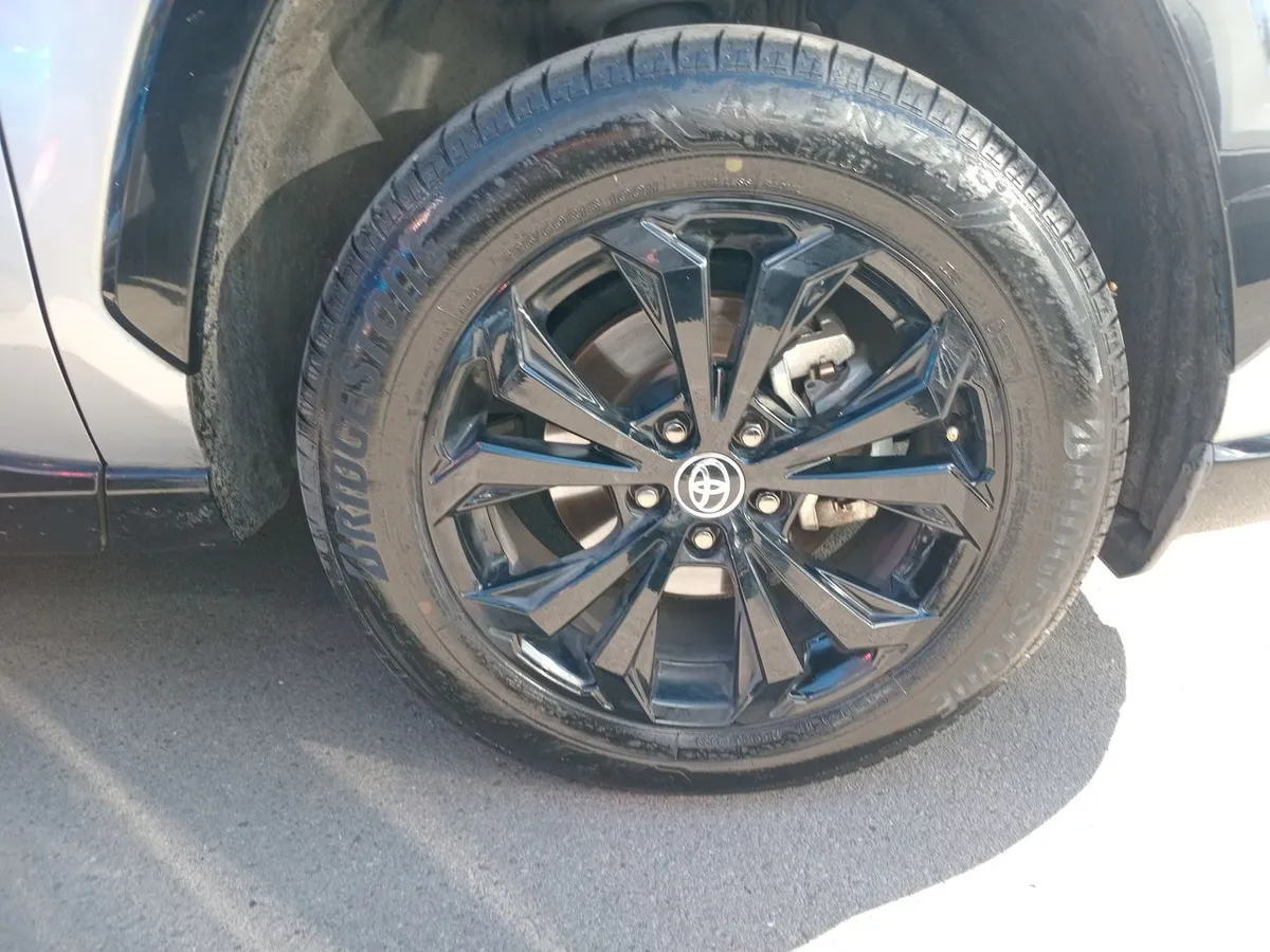 Toyota Rav 4 2.5 Xse Hybrid 4x2 Cvt At 5p año 2025