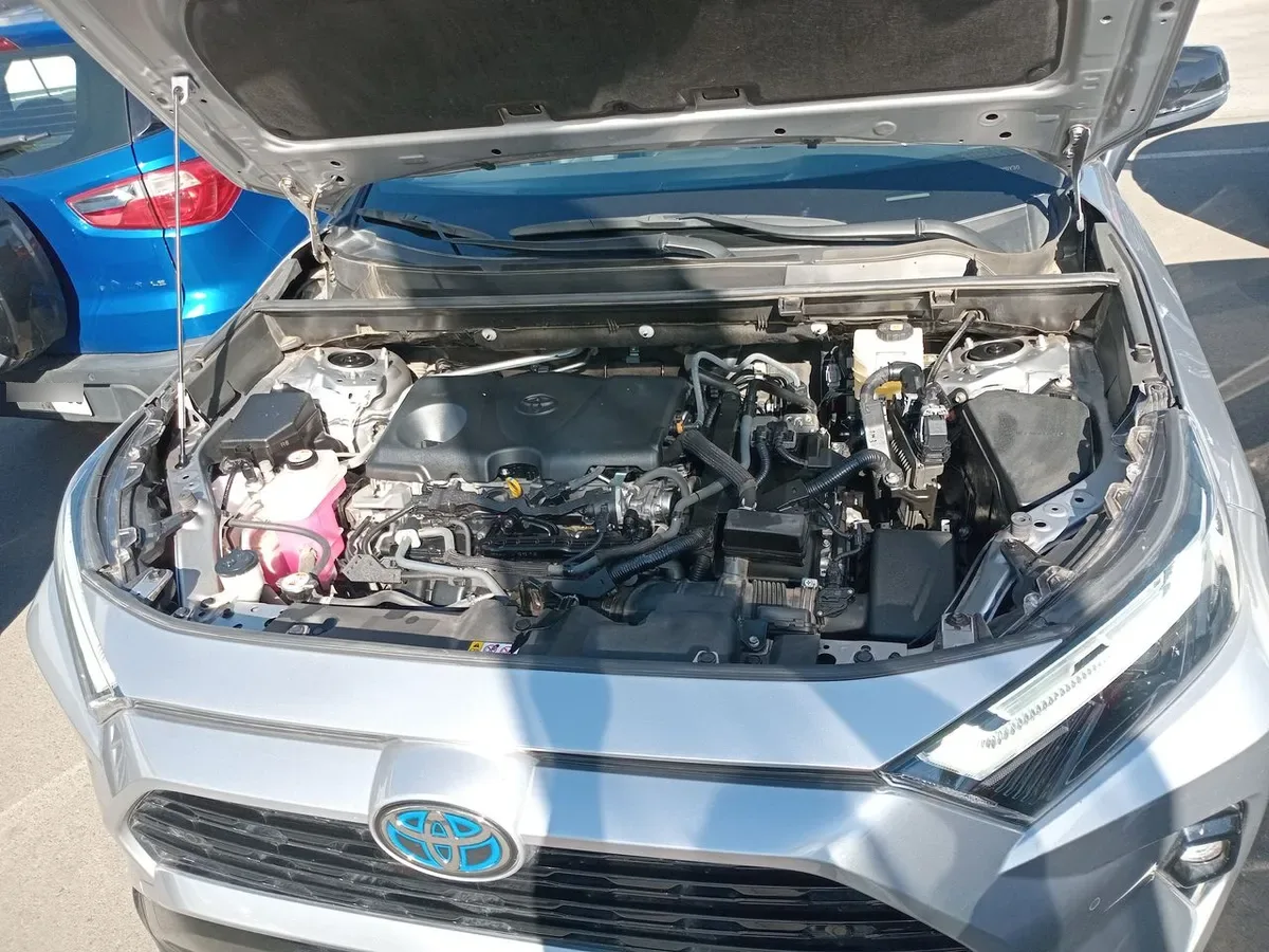 Toyota Rav 4 2.5 Xse Hybrid 4x2 Cvt At 5p año 2025