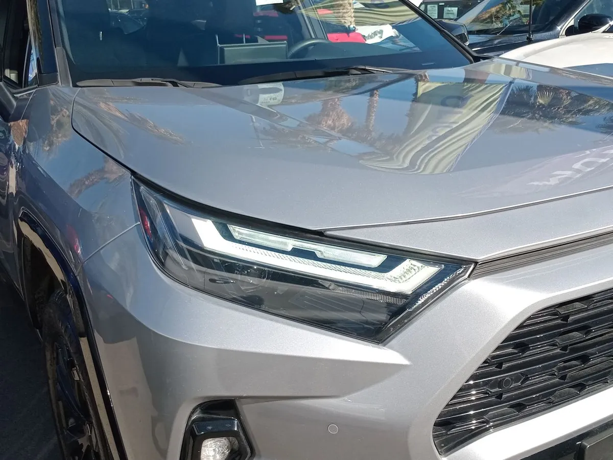 Toyota Rav 4 2.5 Xse Hybrid 4x2 Cvt At 5p año 2025