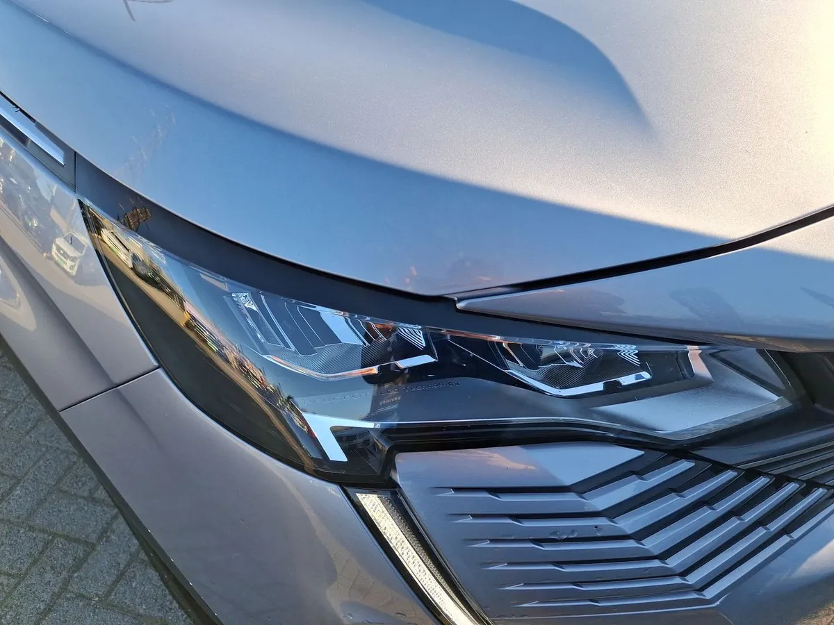 Peugeot 5008 1.5 Allure Pack Bluehdi 130 4x2 Eat8 5p año 2024