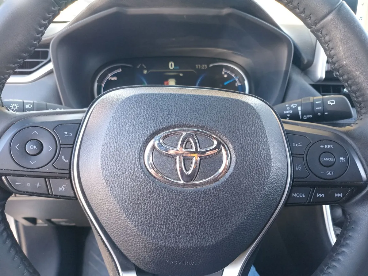 Toyota Rav 4 2.5 Xse Hybrid 4x2 Cvt At 5p año 2025