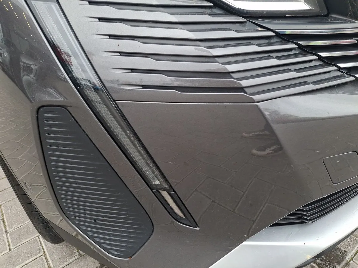 Peugeot 5008 1.5 Allure Pack Bluehdi 130 4x2 Eat8 5p año 2024