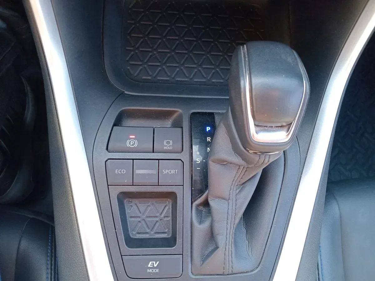Toyota Rav 4 2.5 Xse Hybrid 4x2 Cvt At 5p año 2025