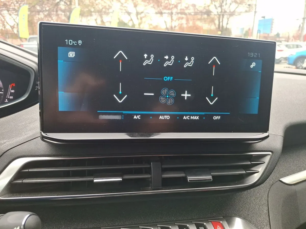 Peugeot 5008 1.5 Allure Pack Bluehdi 130 4x2 Eat8 5p año 2024