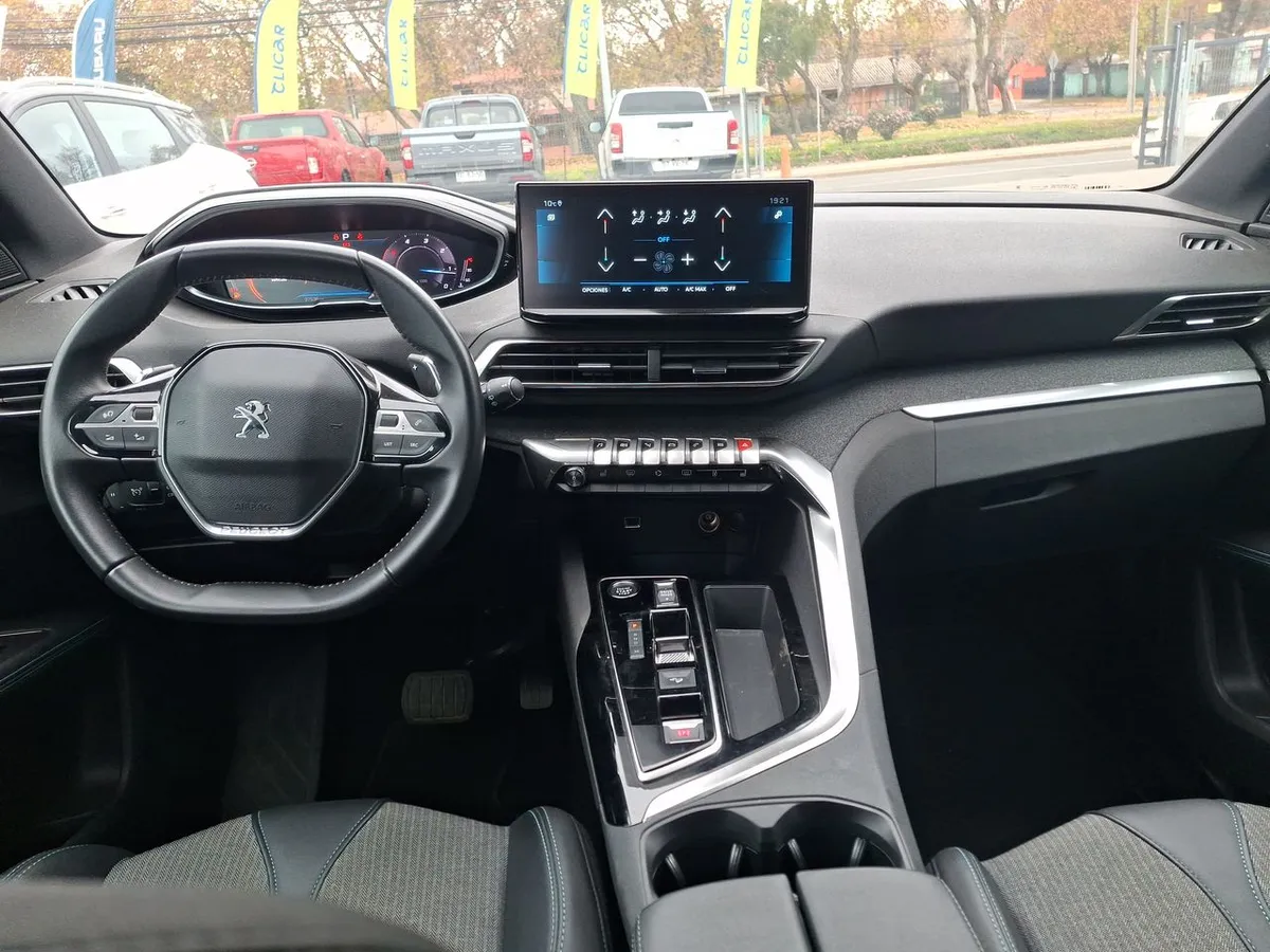 Peugeot 5008 1.5 Allure Pack Bluehdi 130 4x2 Eat8 5p año 2024