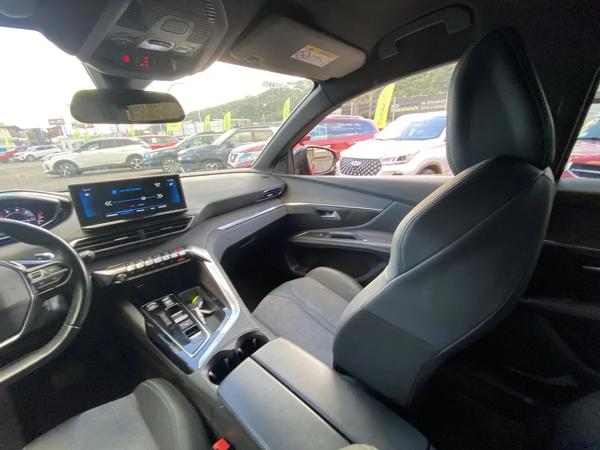 Peugeot 3008 1.5 Allure Pack Bluehdi 130 4x2 Eat8 5p año 2023