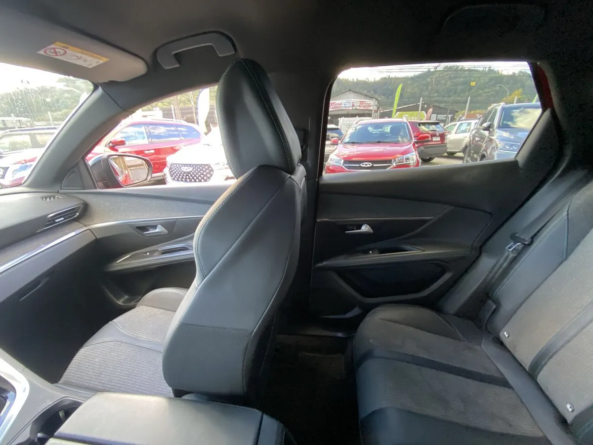 Peugeot 3008 1.5 Allure Pack Bluehdi 130 4x2 Eat8 5p año 2023