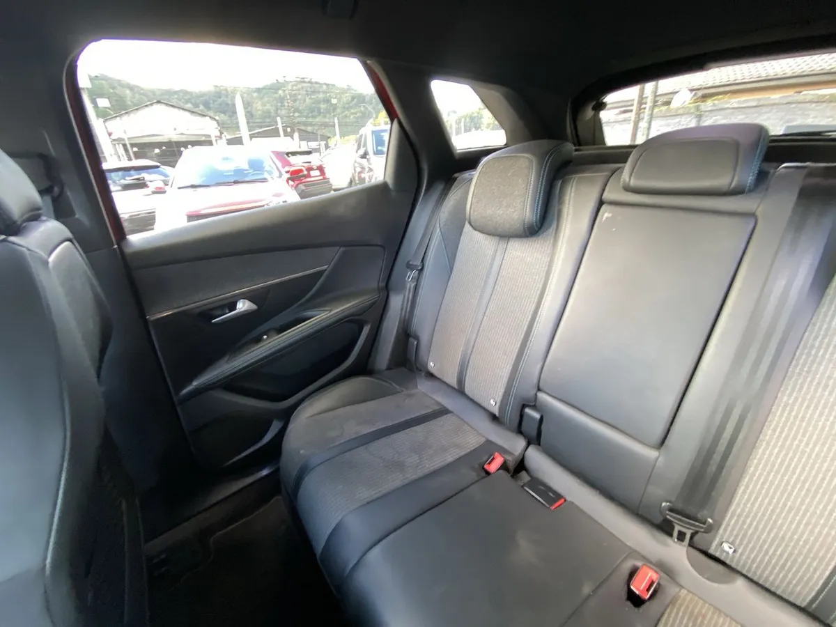 Peugeot 3008 1.5 Allure Pack Bluehdi 130 4x2 Eat8 5p año 2023