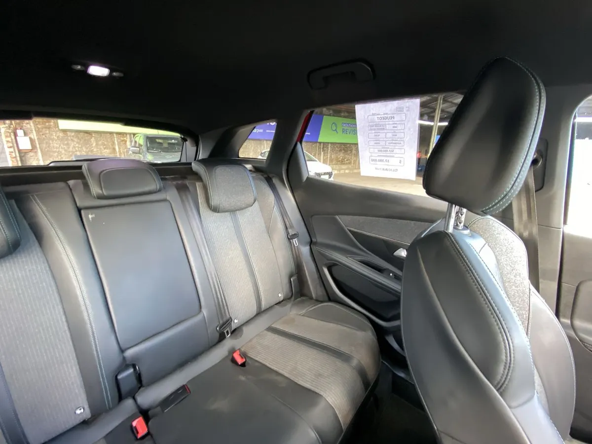 Peugeot 3008 1.5 Allure Pack Bluehdi 130 4x2 Eat8 5p año 2023
