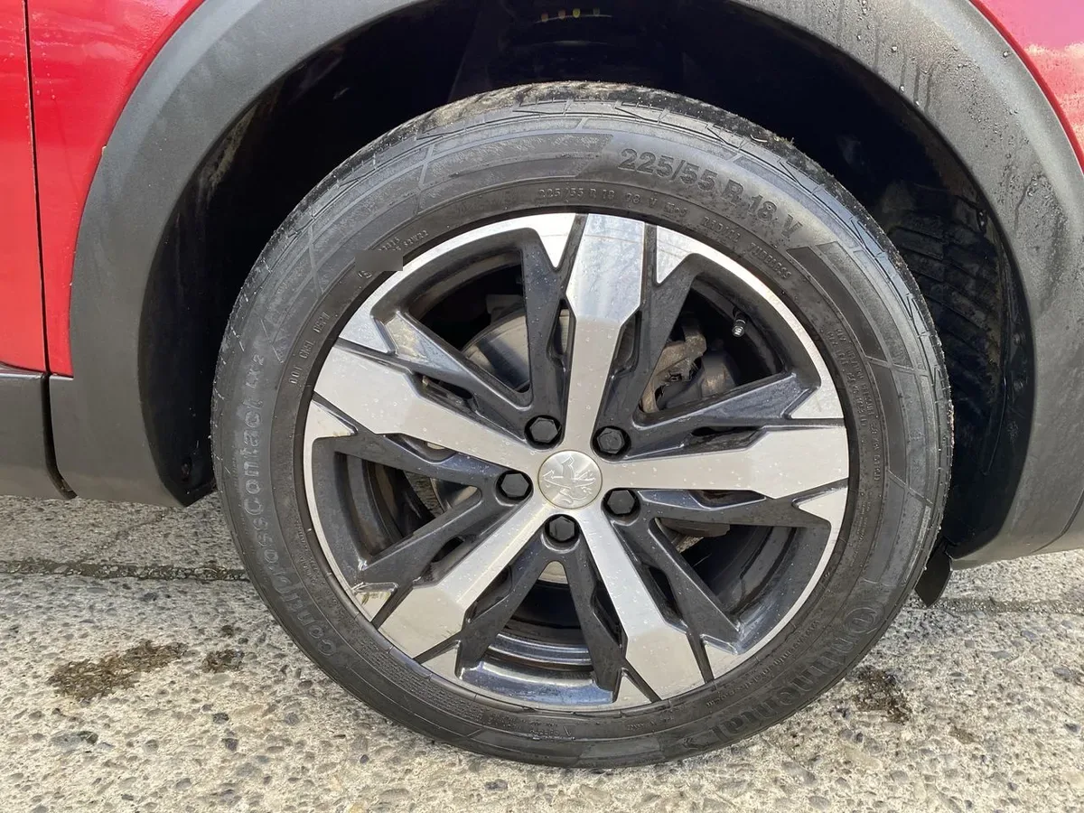Peugeot 3008 1.5 Allure Pack Bluehdi 130 4x2 Eat8 5p año 2023