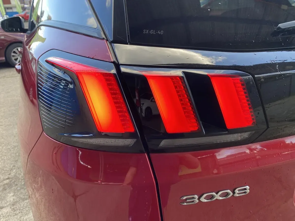 Peugeot 3008 1.5 Allure Pack Bluehdi 130 4x2 Eat8 5p año 2023